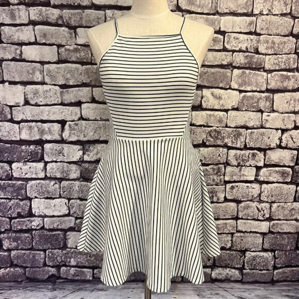 H&M Divided Black & White Sleeveless Dress Size 10